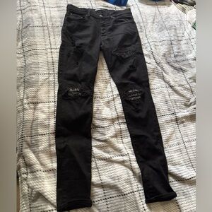 AMIRI Black mx1 Jeans
Send offers !!